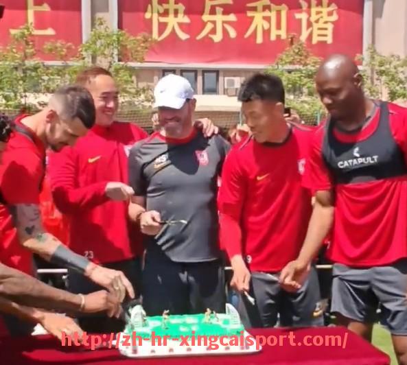 杏彩体育-法甲比赛节奏控制与球队战术执行能力研究